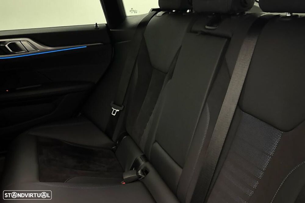 BMW i4 eDrive35 Pack Desportivo M - 9