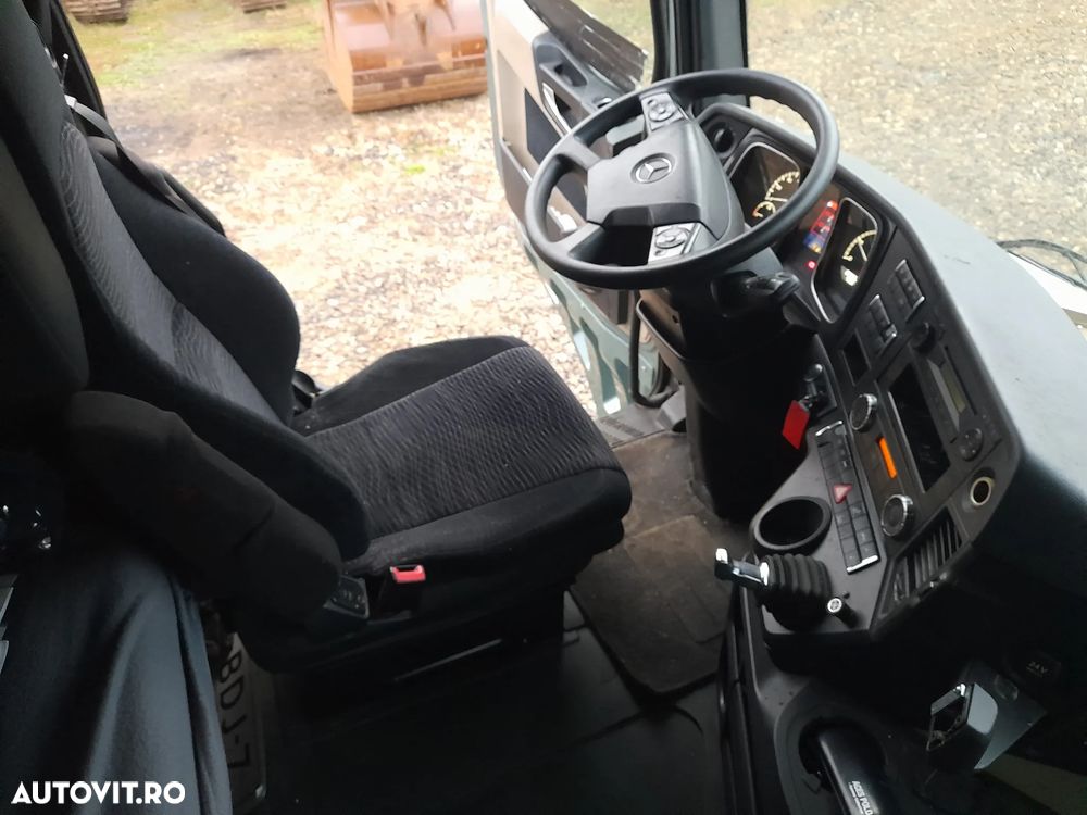 Mercedes-Benz 963-4-D - 14