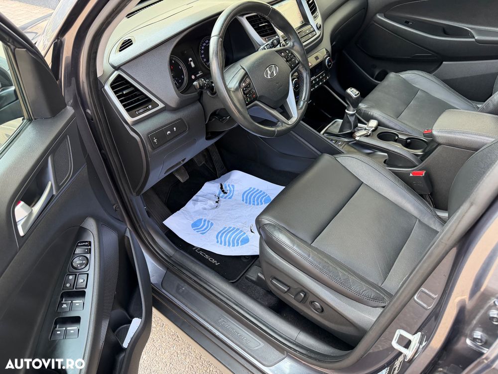 Hyundai Tucson blue 1.7 CRDi 2WD Intro Edition - 10