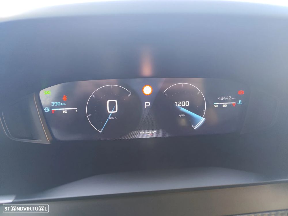 Peugeot 2008 1.2 PureTech Allure Pack EAT8 - 5