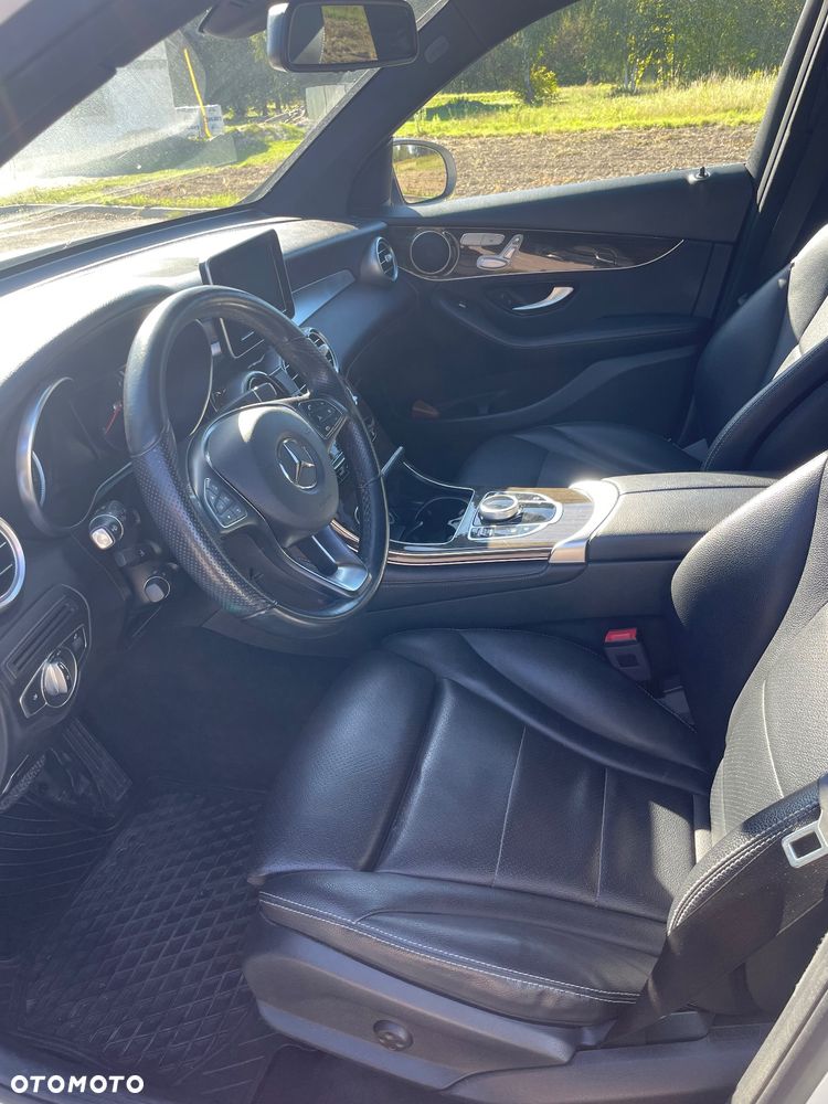 Mercedes-Benz GLC 300 4Matic 9G-TRONIC - 30