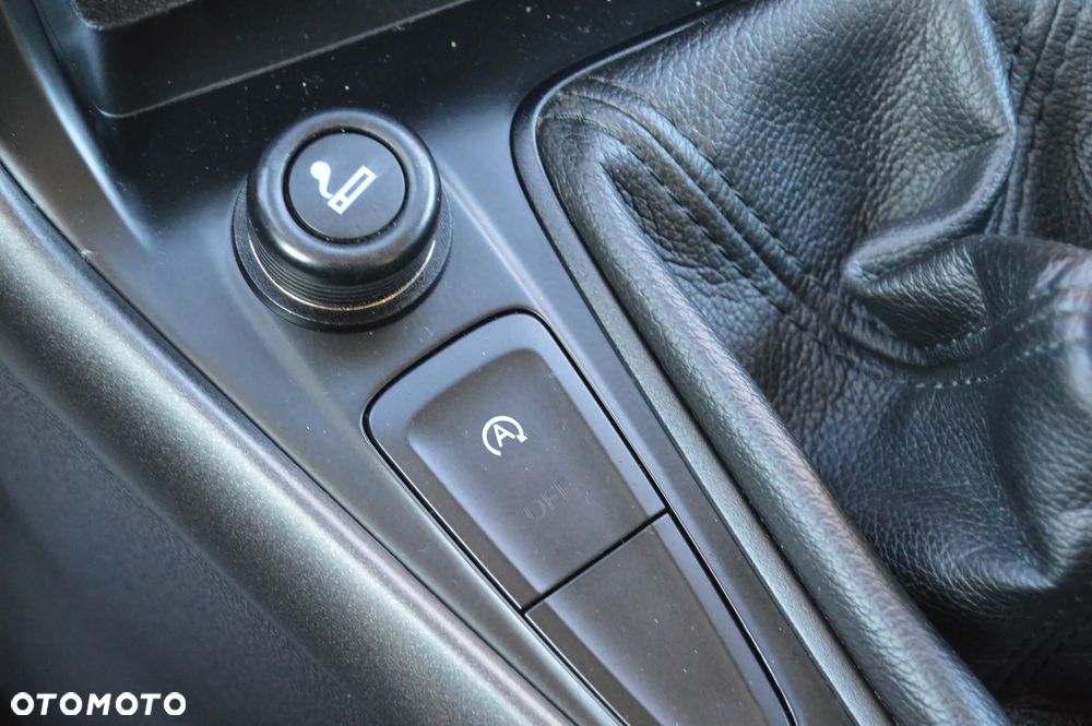 Ford Focus 1.0 EcoBoost Titanium Design - 24