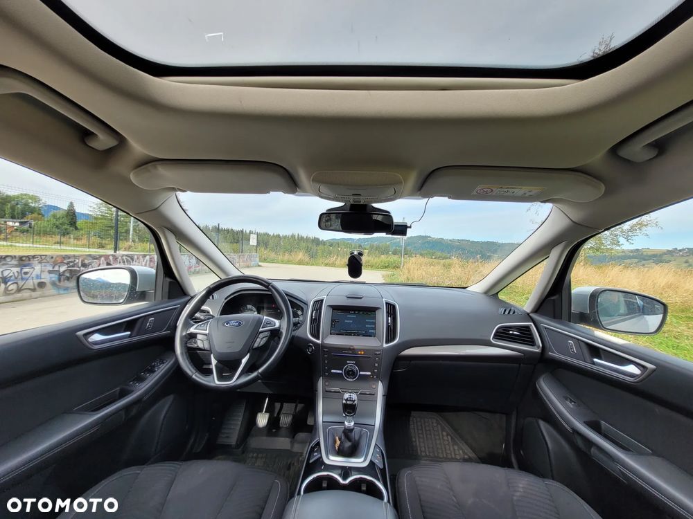 Ford S-Max - 12