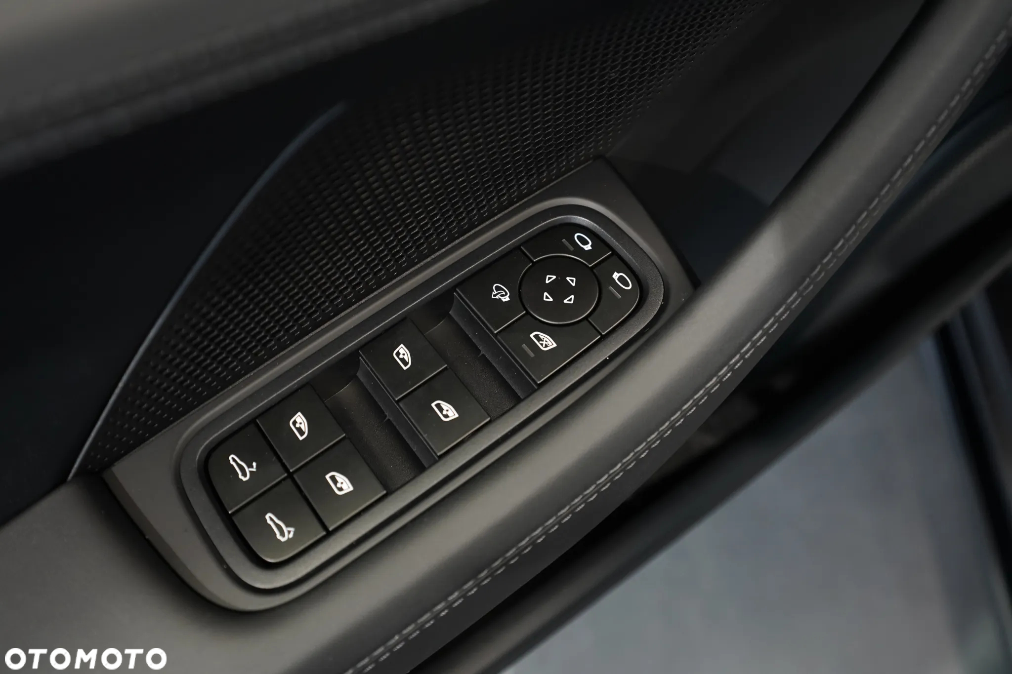 Porsche Panamera 4 - 20