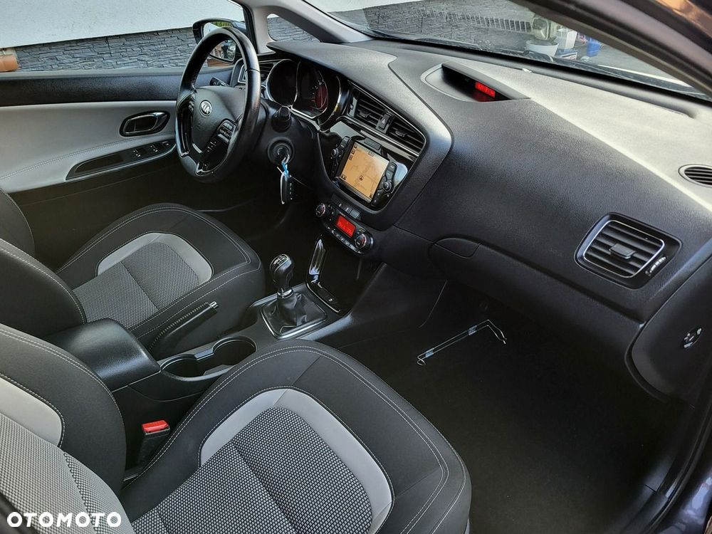 Kia Ceed - 9