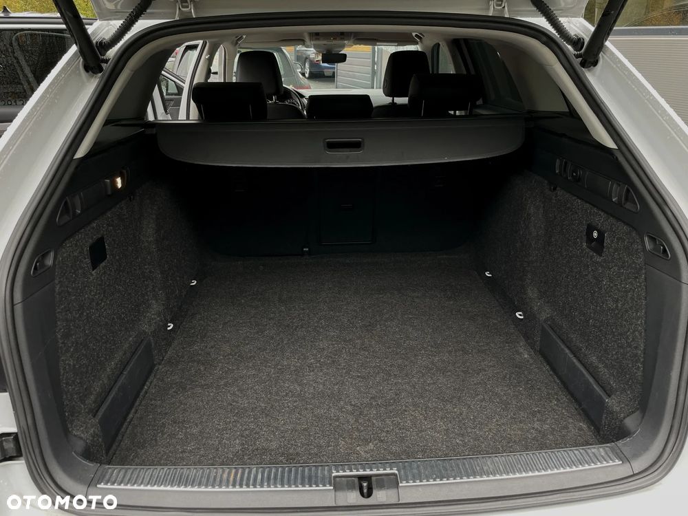 Skoda Superb 2.0 TDI Ambition DSG - 40