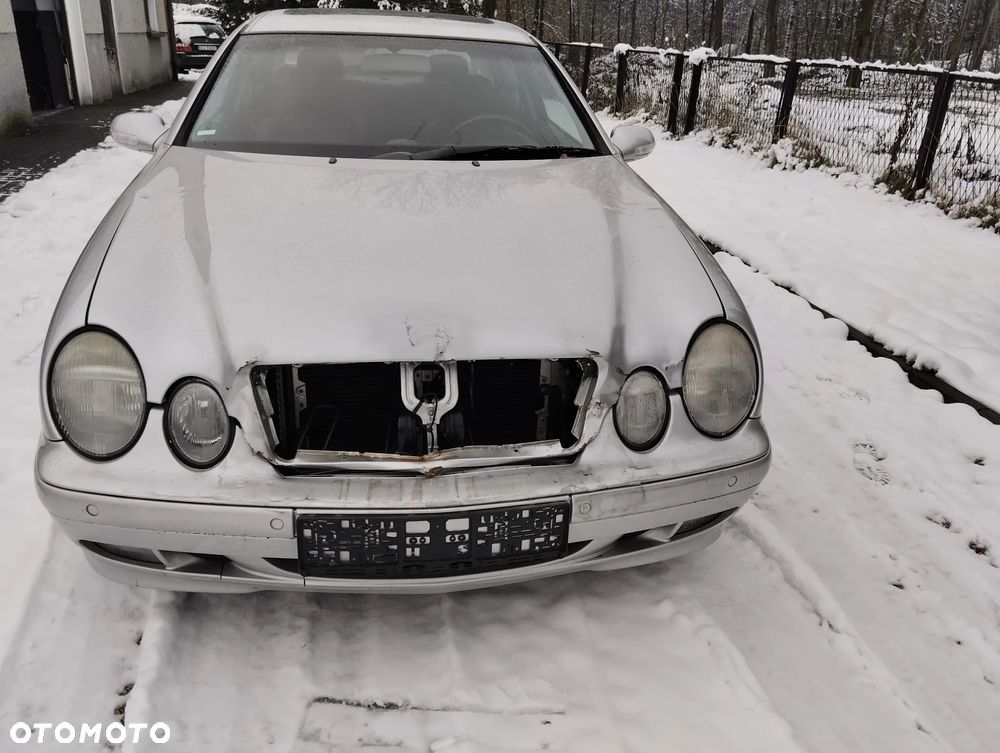 Mercedes-Benz CLK - 24