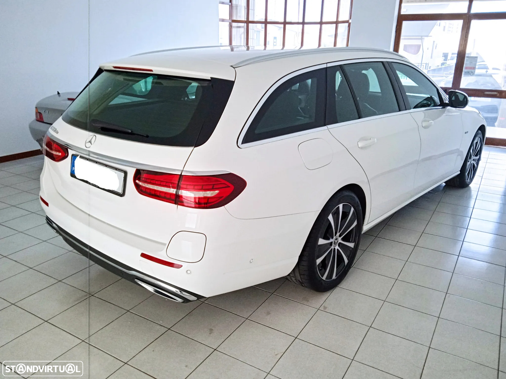 Mercedes-Benz E 300 de Exclusive Line - 16
