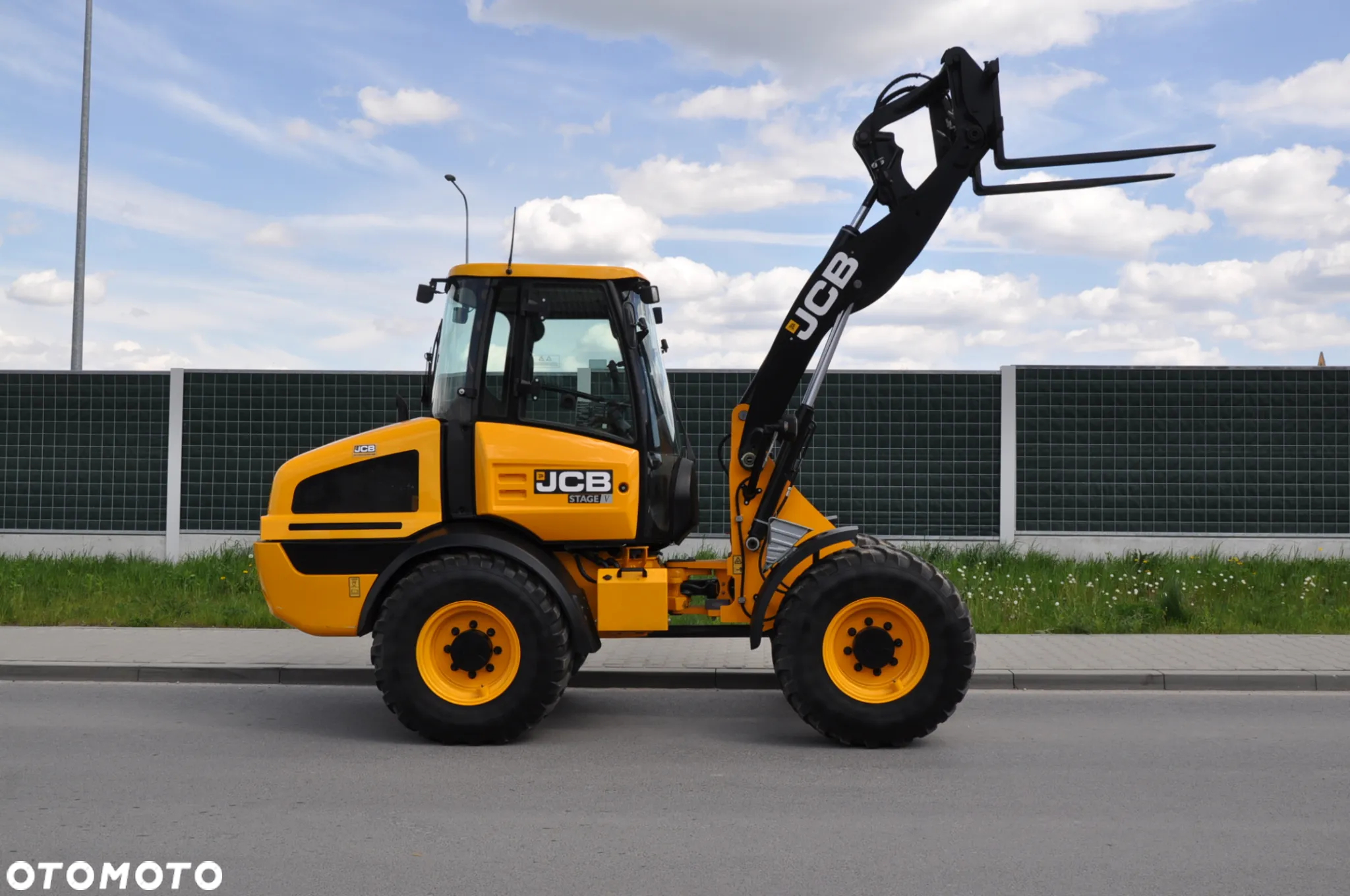 JCB WLS 409 SV MAŁO MTG 359 WIDŁY DO PALET KRAJOWA I WŁAŚCICIEL DOSTĘPNA OD RĘKI - 3
