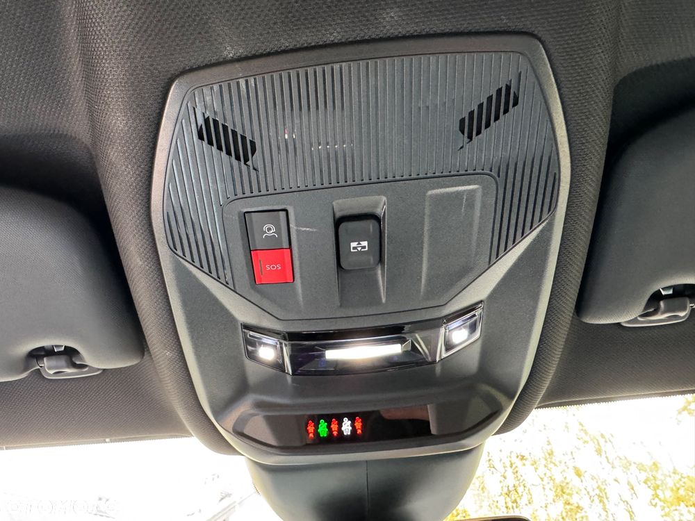 Peugeot 408 1.6 Plug-In Hybrid 225 Business e-DCS7 - 33