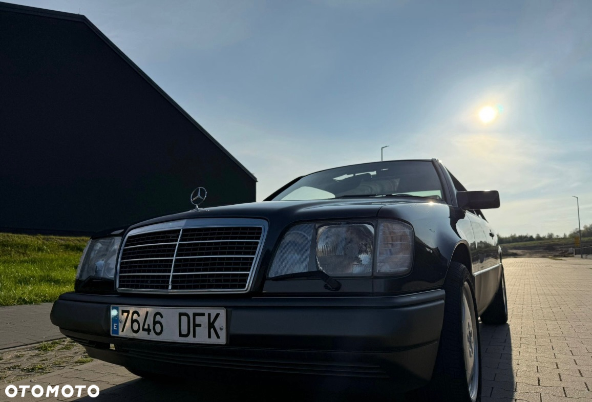 Mercedes-Benz Klasa E 320 - 25