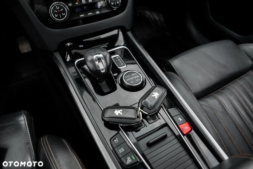 Peugeot 508 RXH Hybrid4 - 37