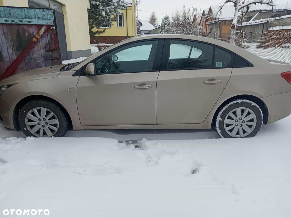 Chevrolet Cruze 1.8 LS+ - 6