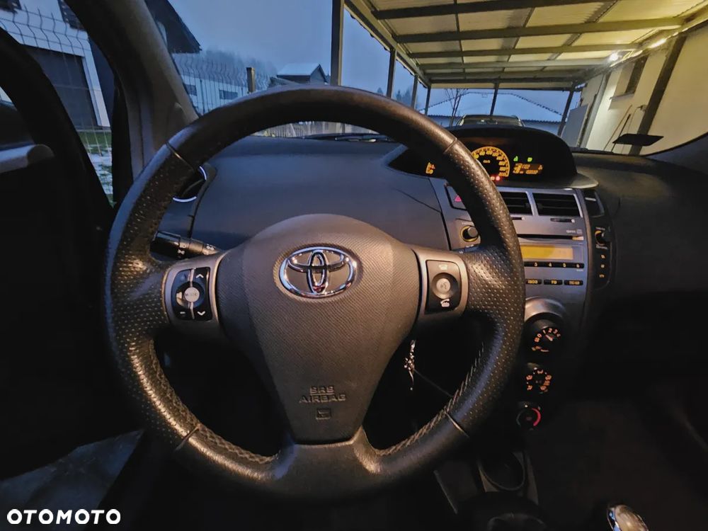 Toyota Yaris 1.33 Sol - 19