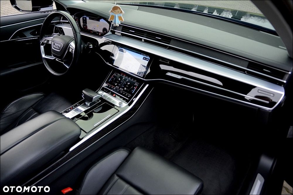 Audi A8 - 8