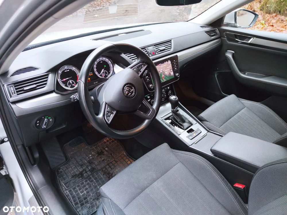 Skoda Superb 2.0 TDI SCR Style DSG - 13