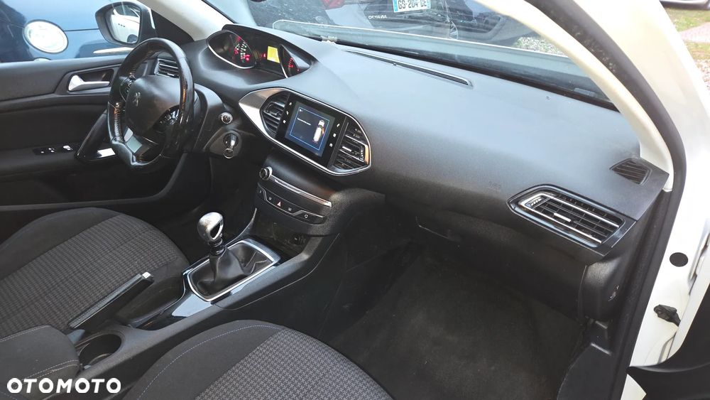 Peugeot 308 2019 photo 5