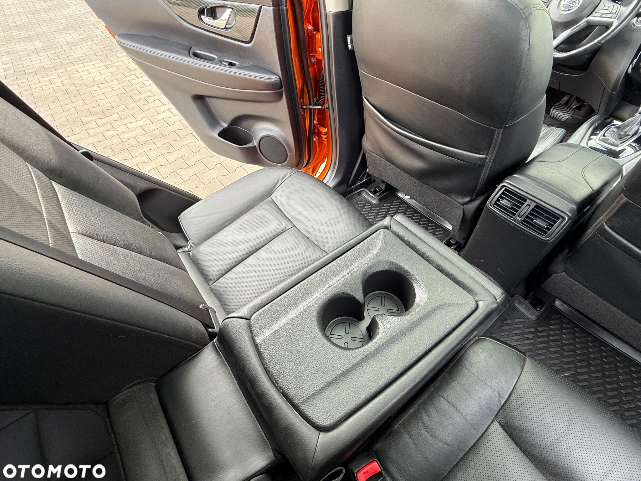 Nissan X-Trail 2.0 dCi Tekna 4WD Xtronic 7os - 13