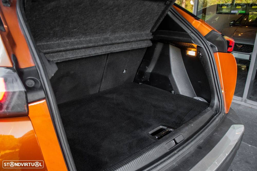 Peugeot 2008 1.5 BlueHDi Allure EAT8 - 31