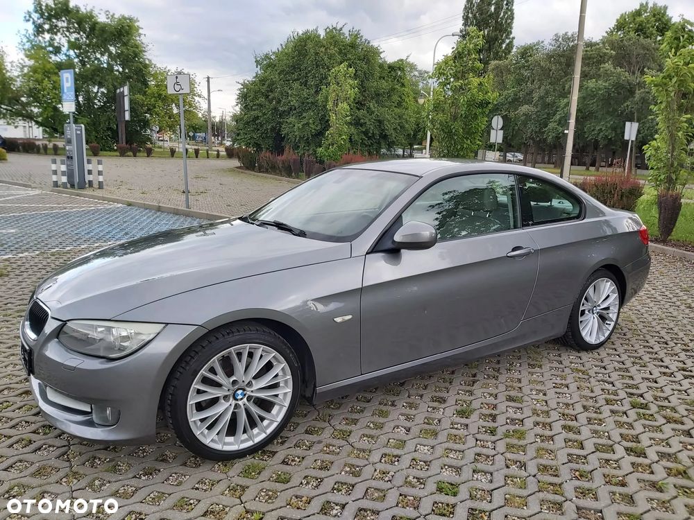 BMW Seria 3 320d DPF Efficient Dynamics Edition - 1