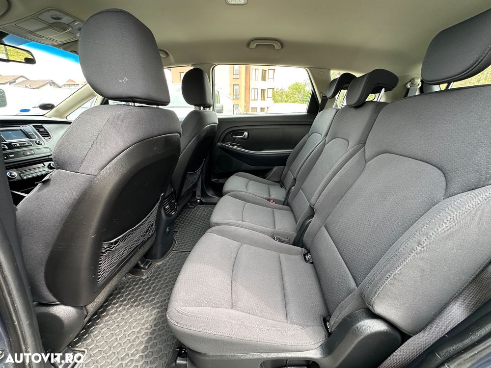 Kia Carens - 7