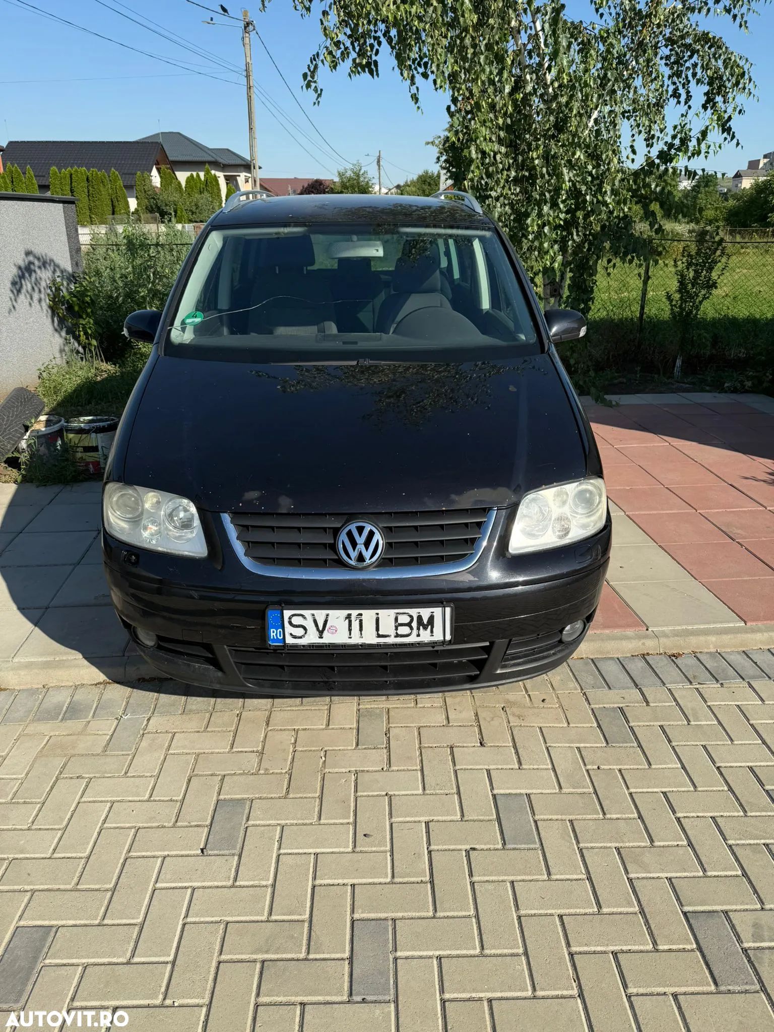 Volkswagen Touran - 1