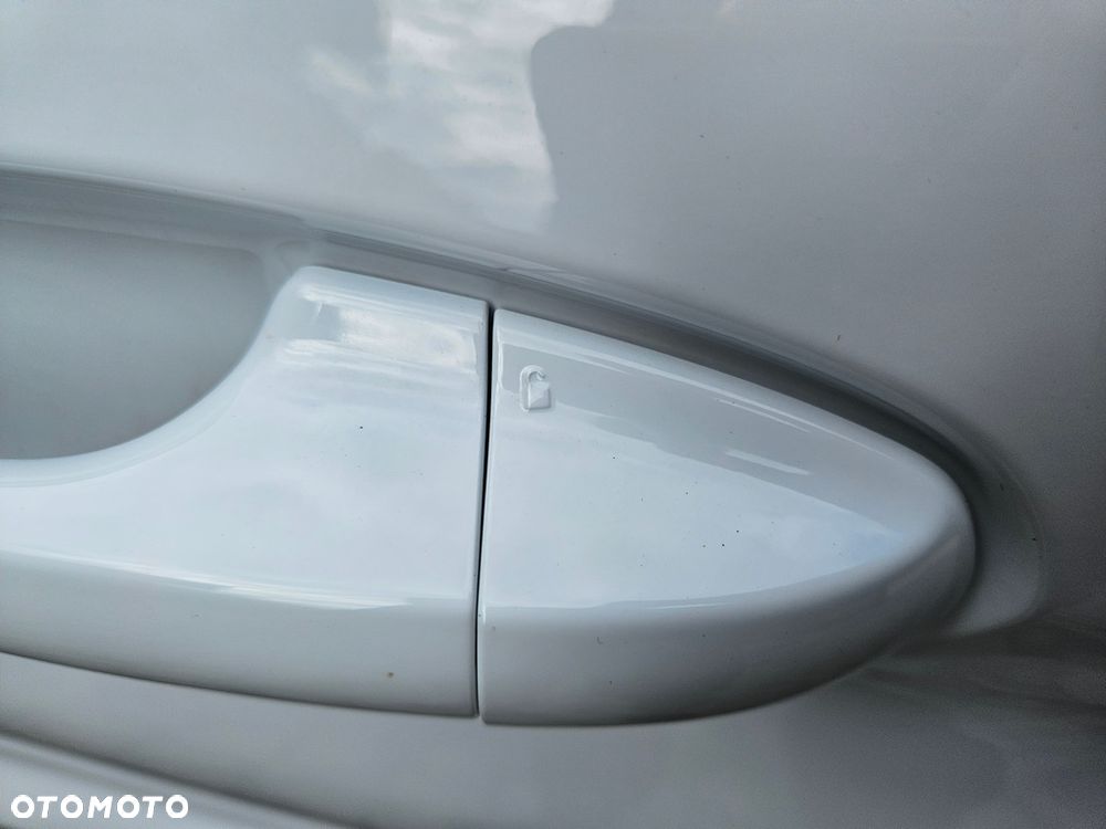 Ford Fiesta 1.5 TDCi S&S TITANIUM - 37