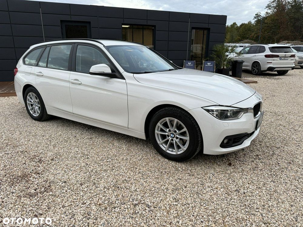 BMW Seria 3 318i GPF - 13