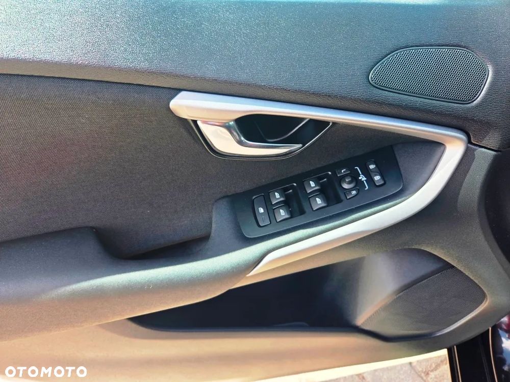 Volvo V40 D2 Momentum - 26