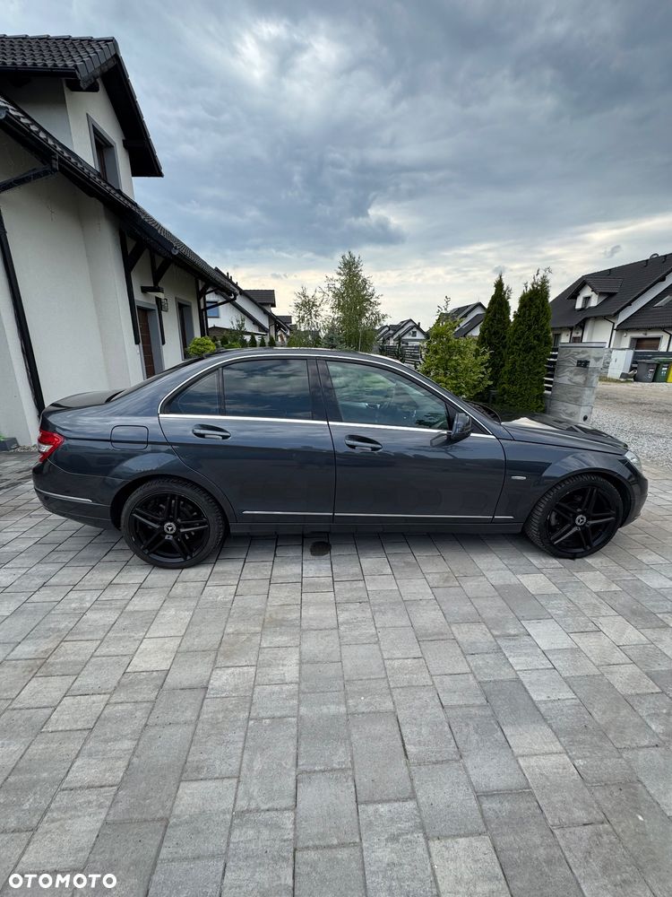Mercedes-Benz Klasa C 220 CDI BlueEff 4-Matic Avantgarde - 5