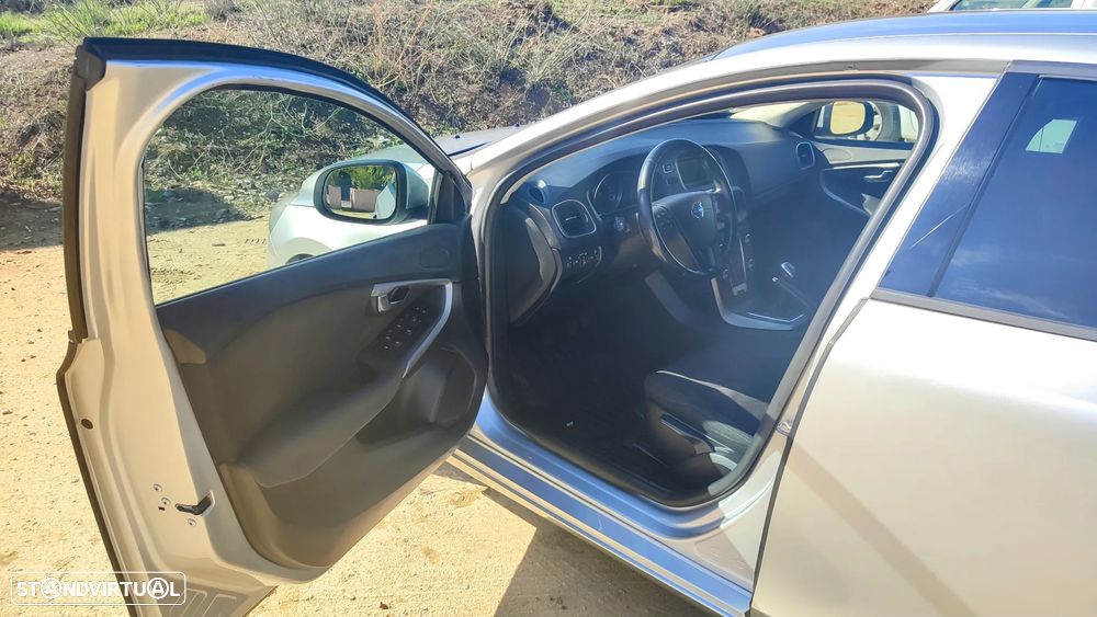 Volvo V40 D2 Kinetic - 17