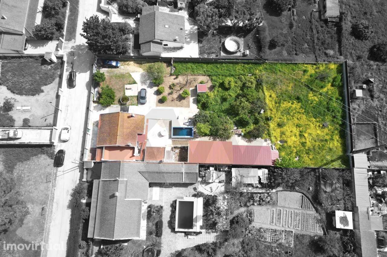 Moradia T2 em Pinhal Novo, com enorme potencial de expansão e 2100m2 d - Grande imagem: 4/55