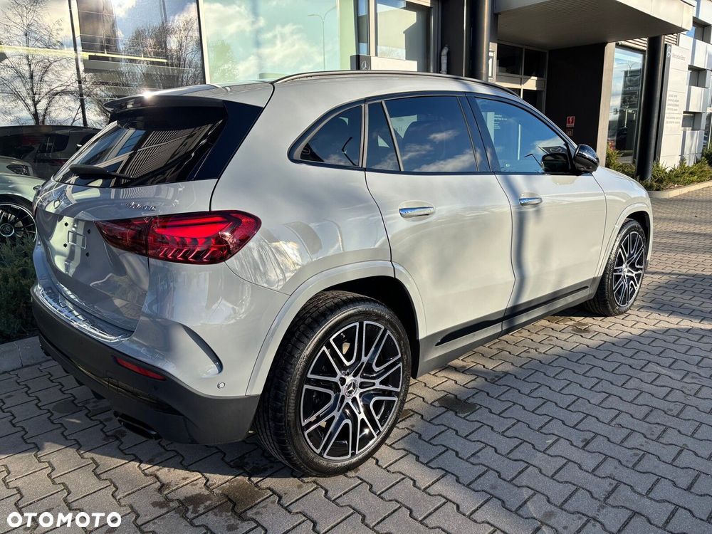 Mercedes-Benz GLA - 7