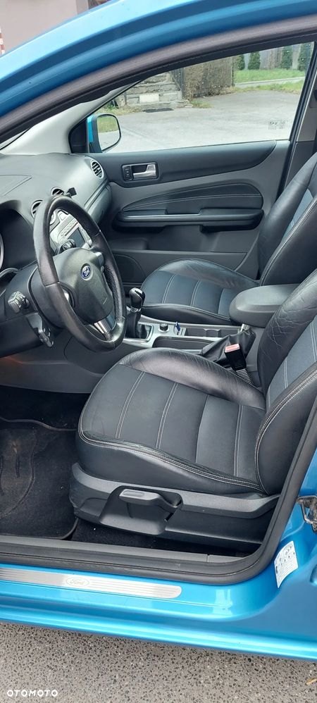 Ford Focus 1.8 FF Platinium X - 16
