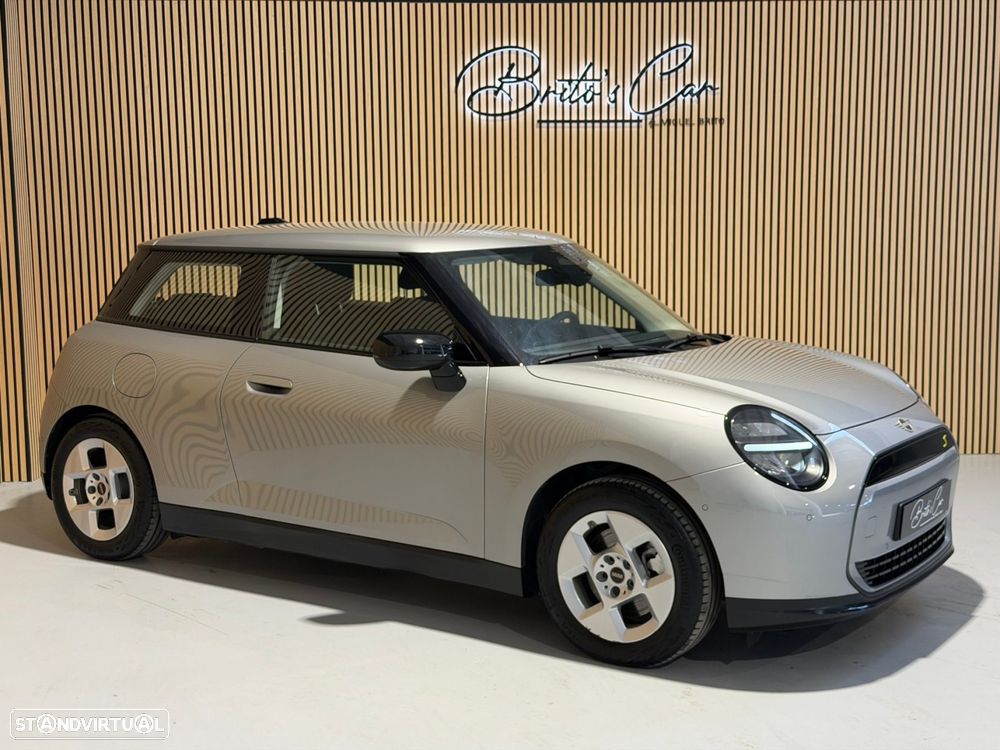 MINI 3 Portas Cooper SE Essential - 2