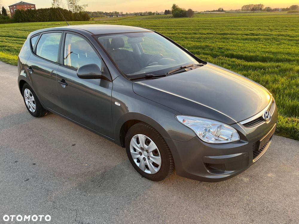 Hyundai i30 1.4 Base + - 29