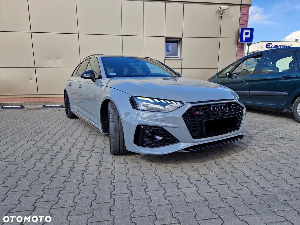 Audi RS4 Avant - 2