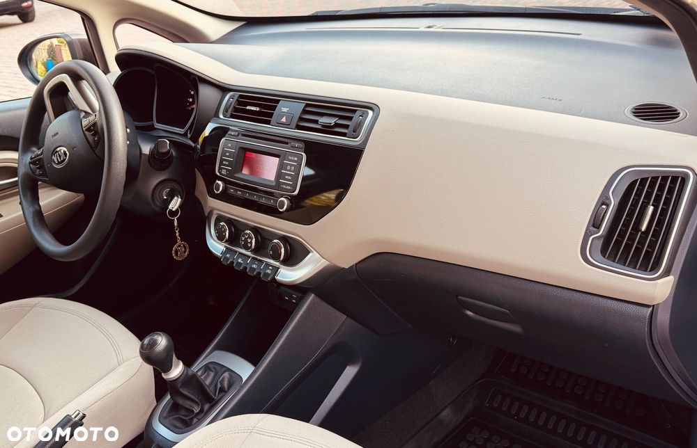 Kia Rio 1.2 L - 9