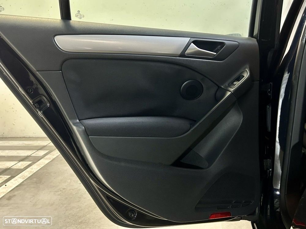 VW Golf 1.6 TDi Confortline - 32