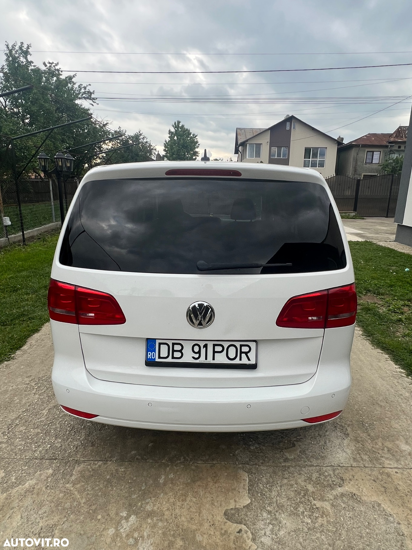 Volkswagen Touran 2.0 TDI DPF BlueMotion Technology DSG Comfortline - 6