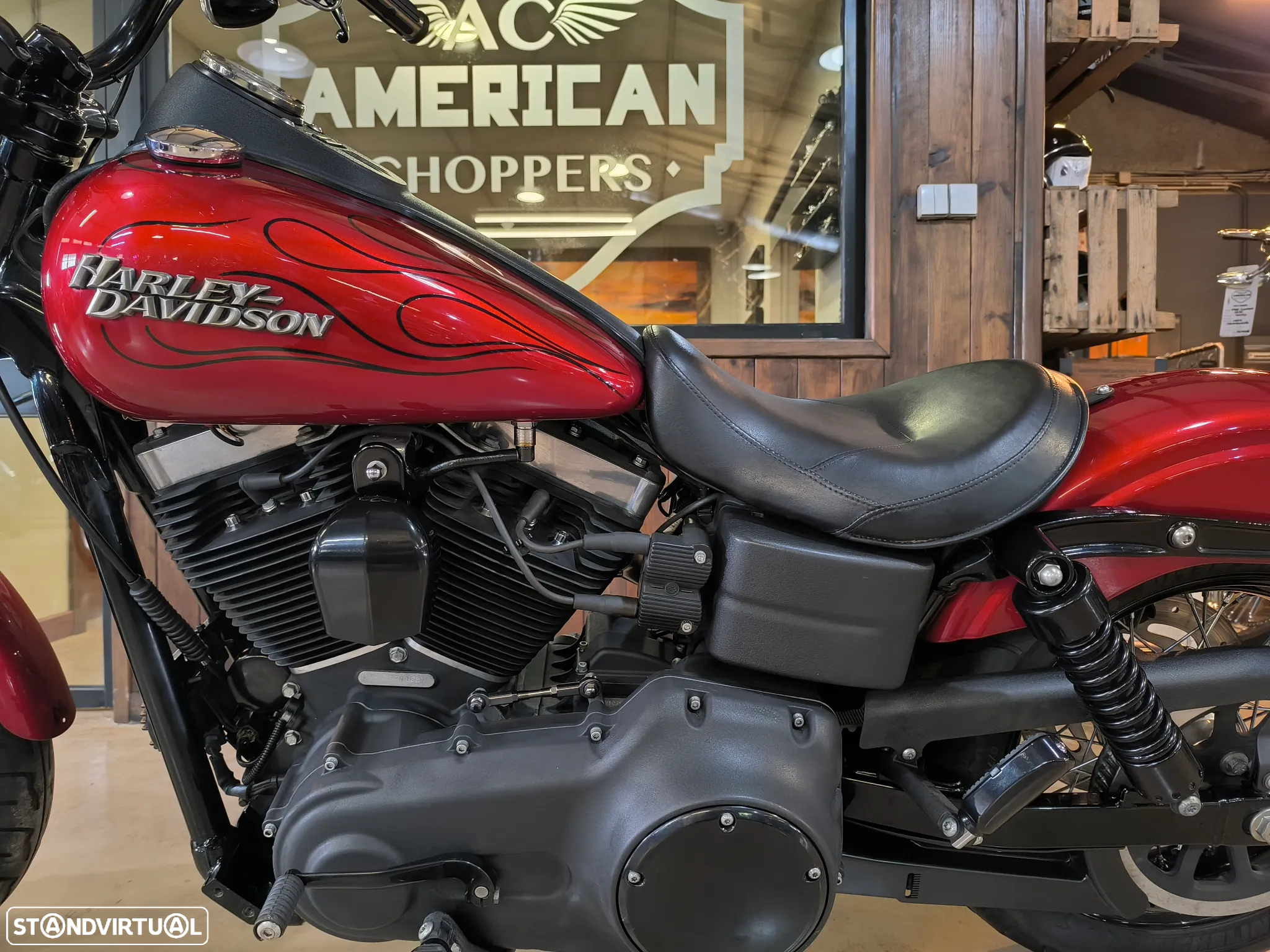 Harley-Davidson Dyna STREET BOB - 13