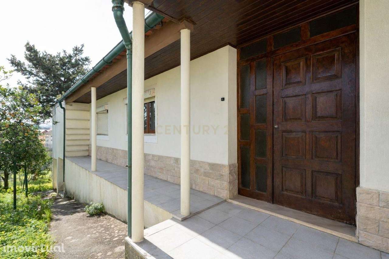 Excelente oportunidade de investimento no centro de São Martinho do Bi - Grande imagem: 2/56