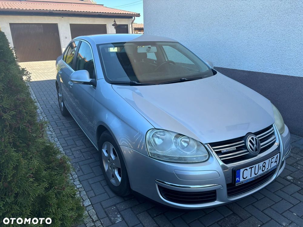 Volkswagen Jetta 1.9 TDI Comfortline - 1