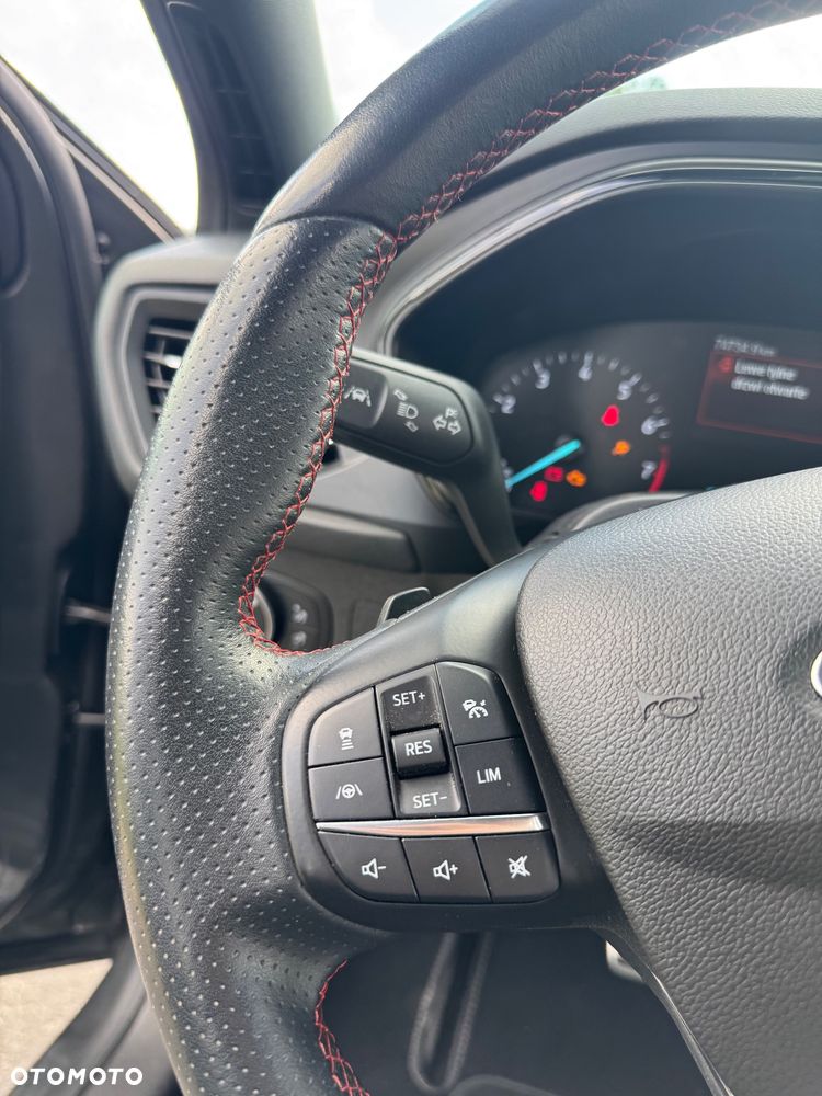 Ford Focus 1.5 EcoBoost ST-Line - 15