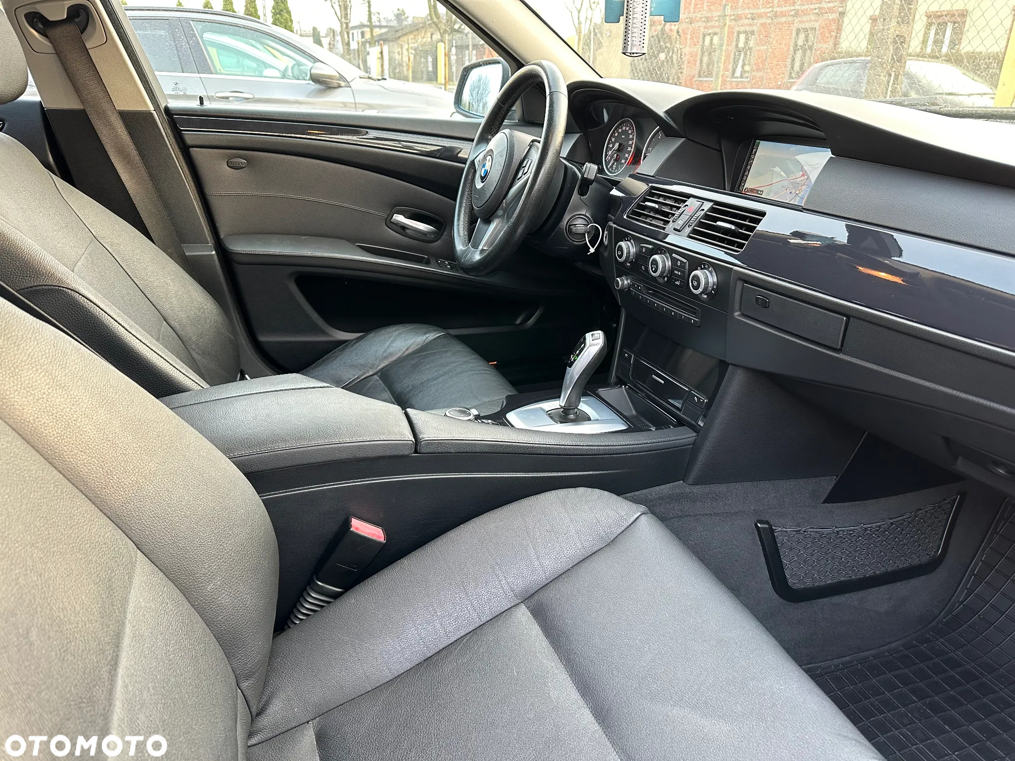 BMW Seria 5 525d xDrive Touring Edition Exclusive - 13