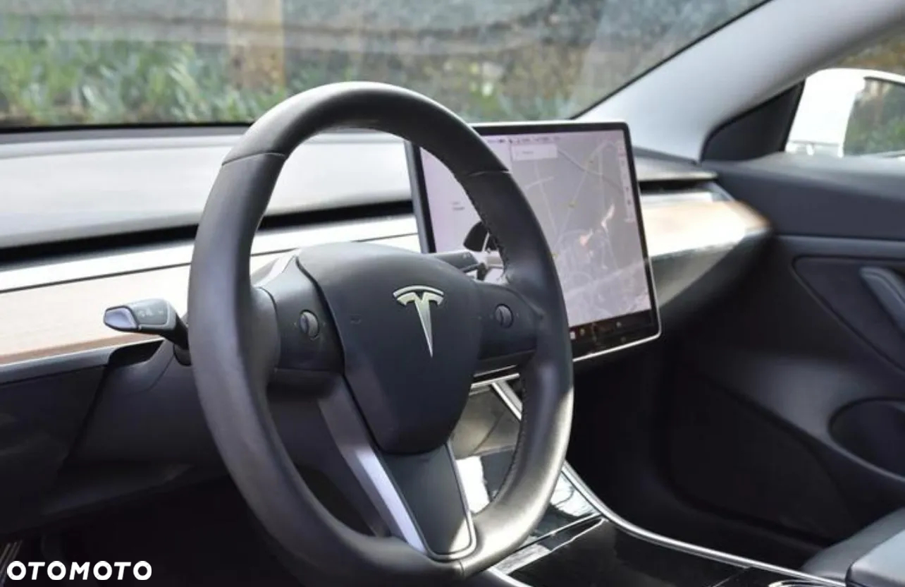 Tesla Model 3 Standard Reichweite Plus Hinterradantrieb - 22