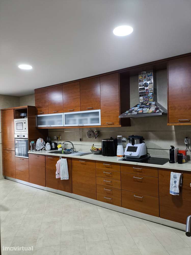 Apartamento T3 renovado na Venda do Pinheiro! - Grande imagem: 4/28