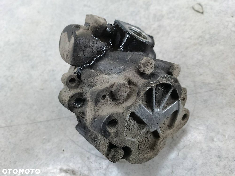 POMPA WSPOMAGANIA VW TRANSPORTER T4 ZF 2.4 D - 5
