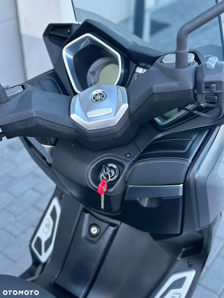 Yamaha X-max - 17