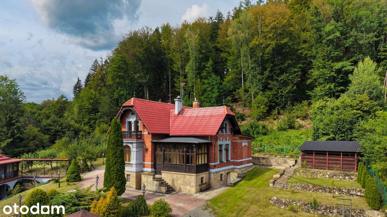 Dom na sprzedaż, 6 pokoi, 273 m², Leśna